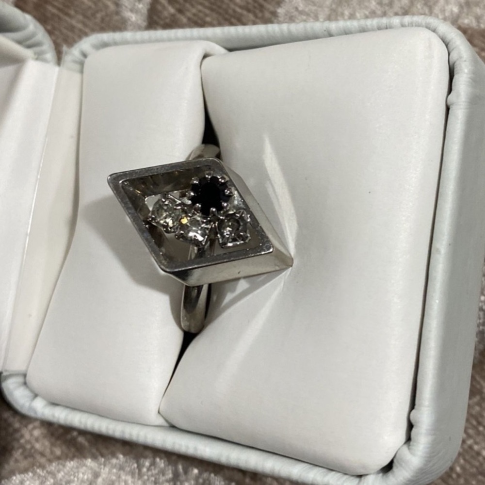 Adjustable ring
